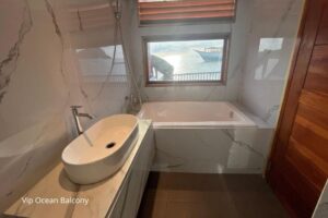 VIP Ocean Balcony Bathroom