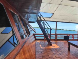 Meccadina Upper Deck